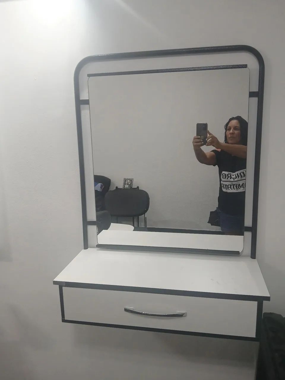 Penteadeira com Espelho e Gaveta - Elegância para seu espaço! - Foto 2