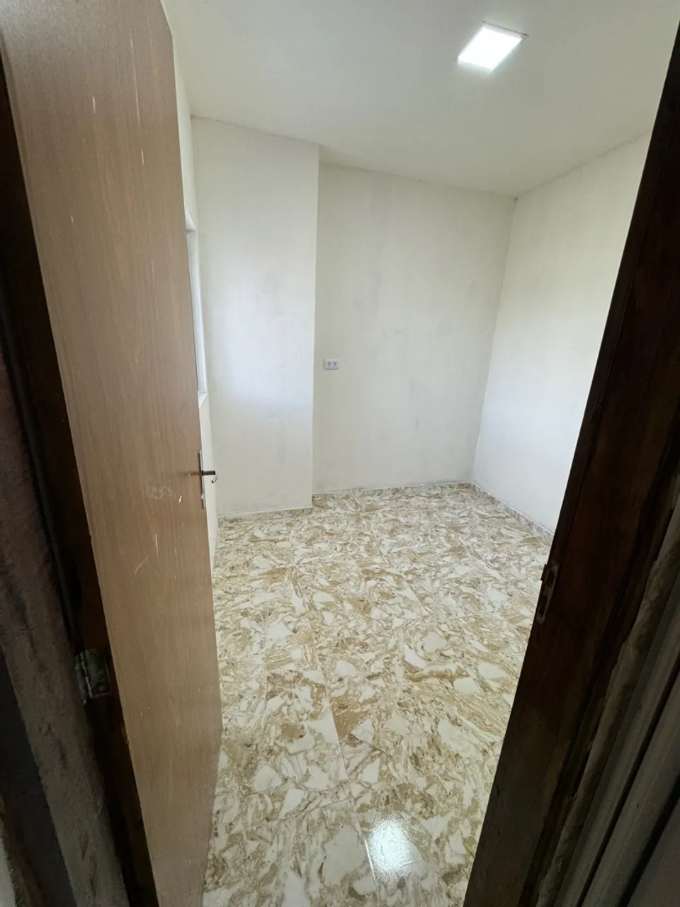 Alugo 2 kitnet na av caxangá