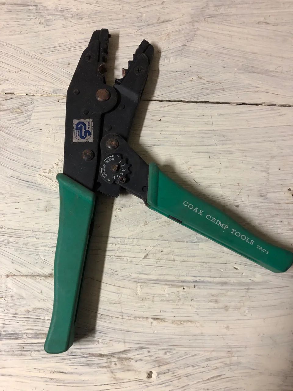 Alicate 64684678293249120