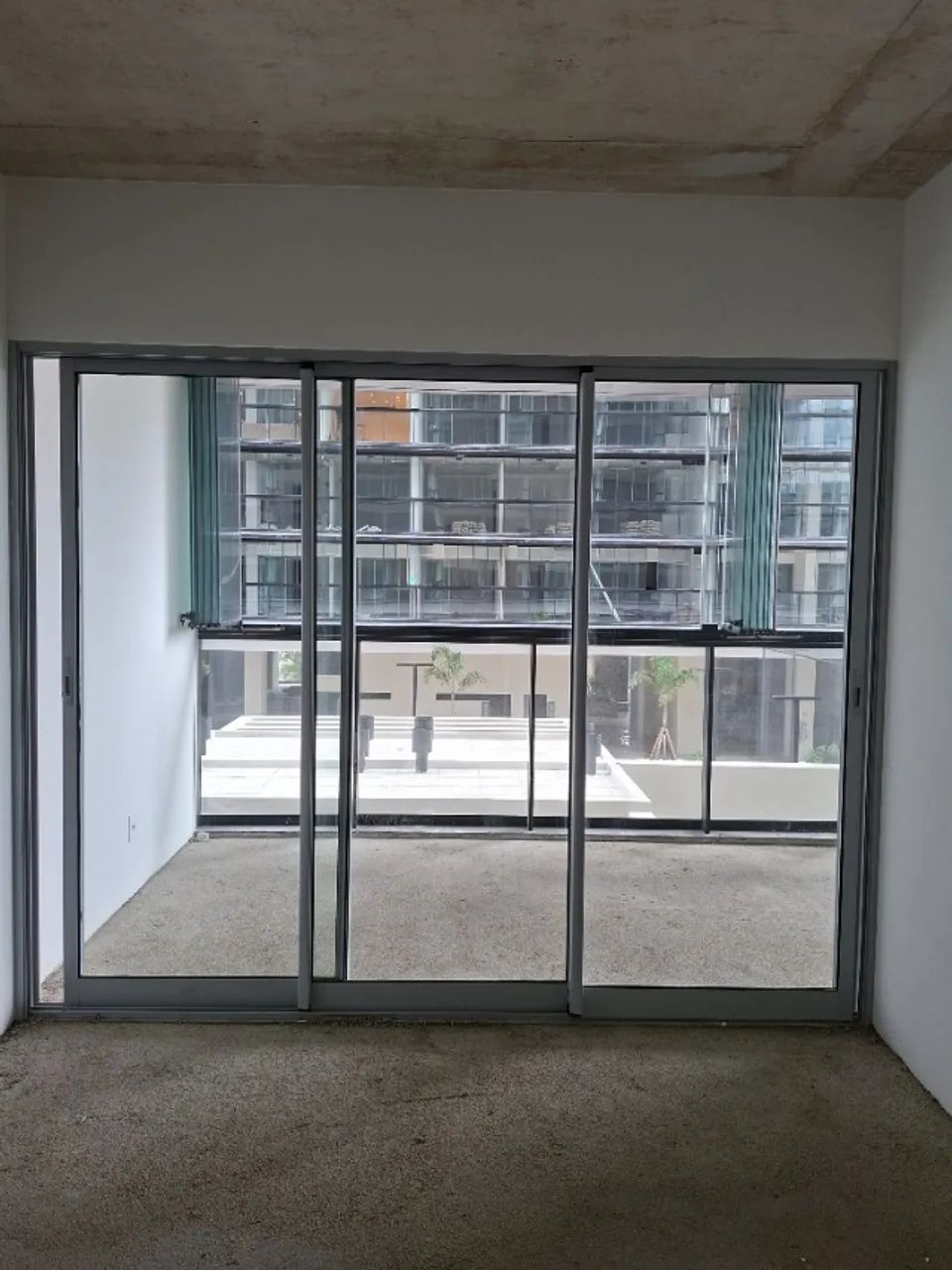 Porta se esquadria de alumínio 2,20x2,84