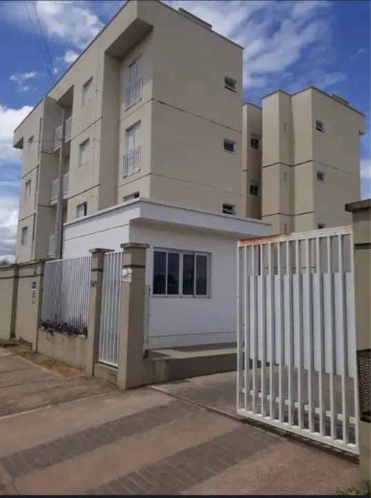 Aluga-se apartamento no Jardim Floresta