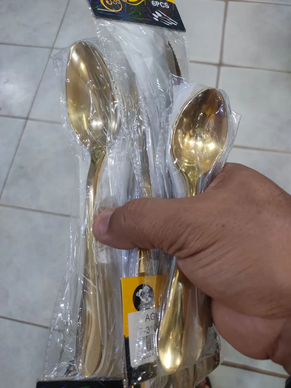 Conjunto com 24 peças de Talheres Dourados Metal Top  - Foto 6