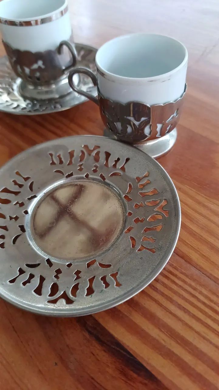 Jogo de xícaras de café com detalhes em inox - Foto 2