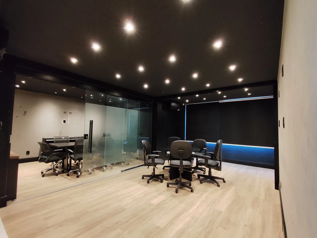 SALAS COMERCIAIS MOBILIADAS PARA LOCAÇÃO - 58m2 NOVA AMÉRICA OFFICES