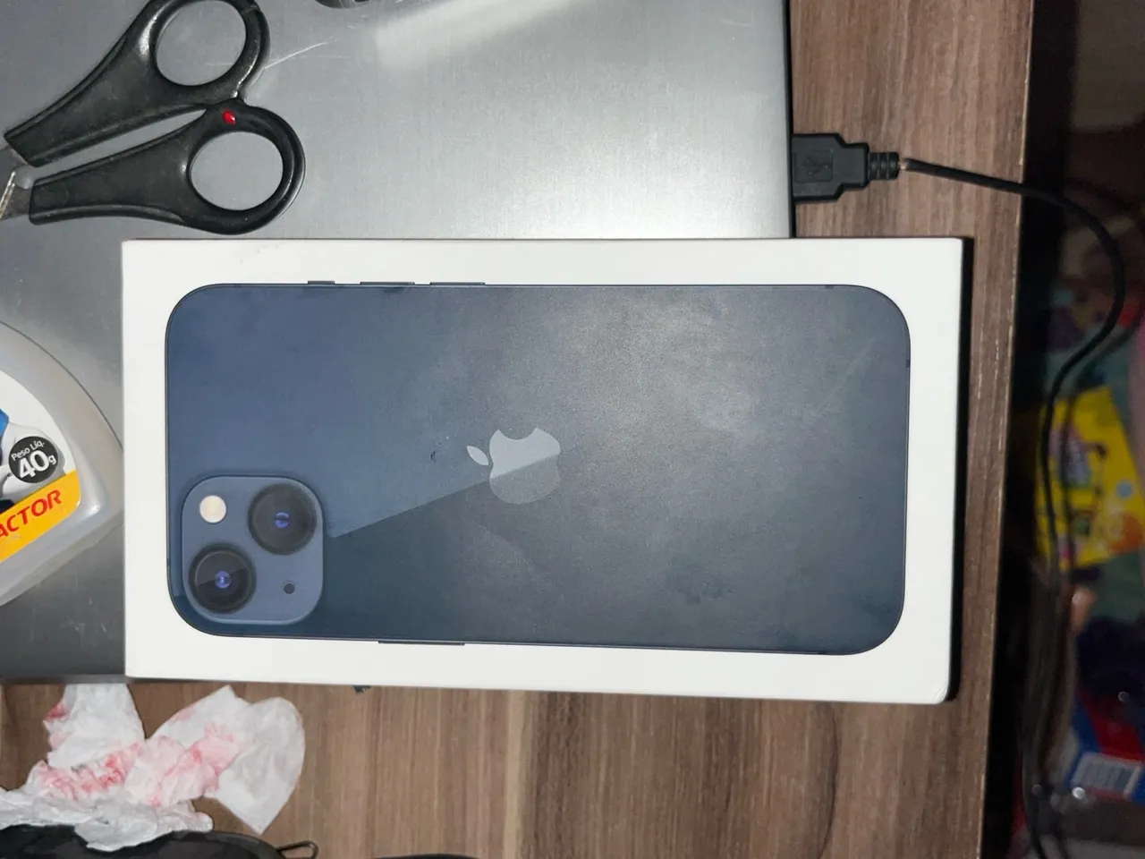 Caixa de iPhone 13