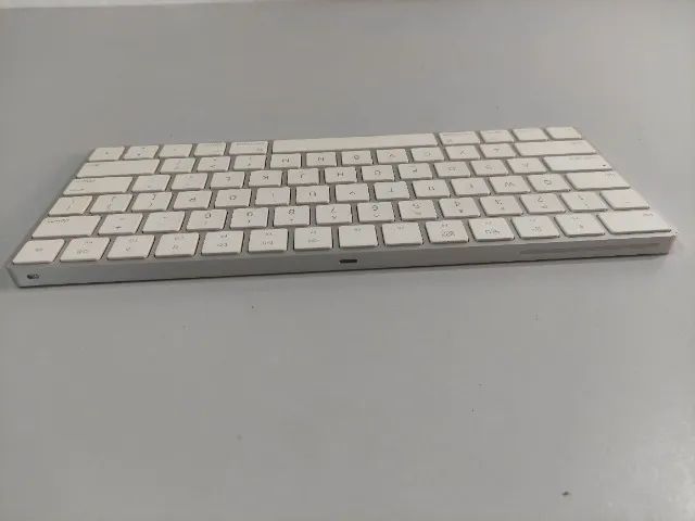  Apple Magic Keyboard A1644 Ceh (Usado)*Defeito Leia*