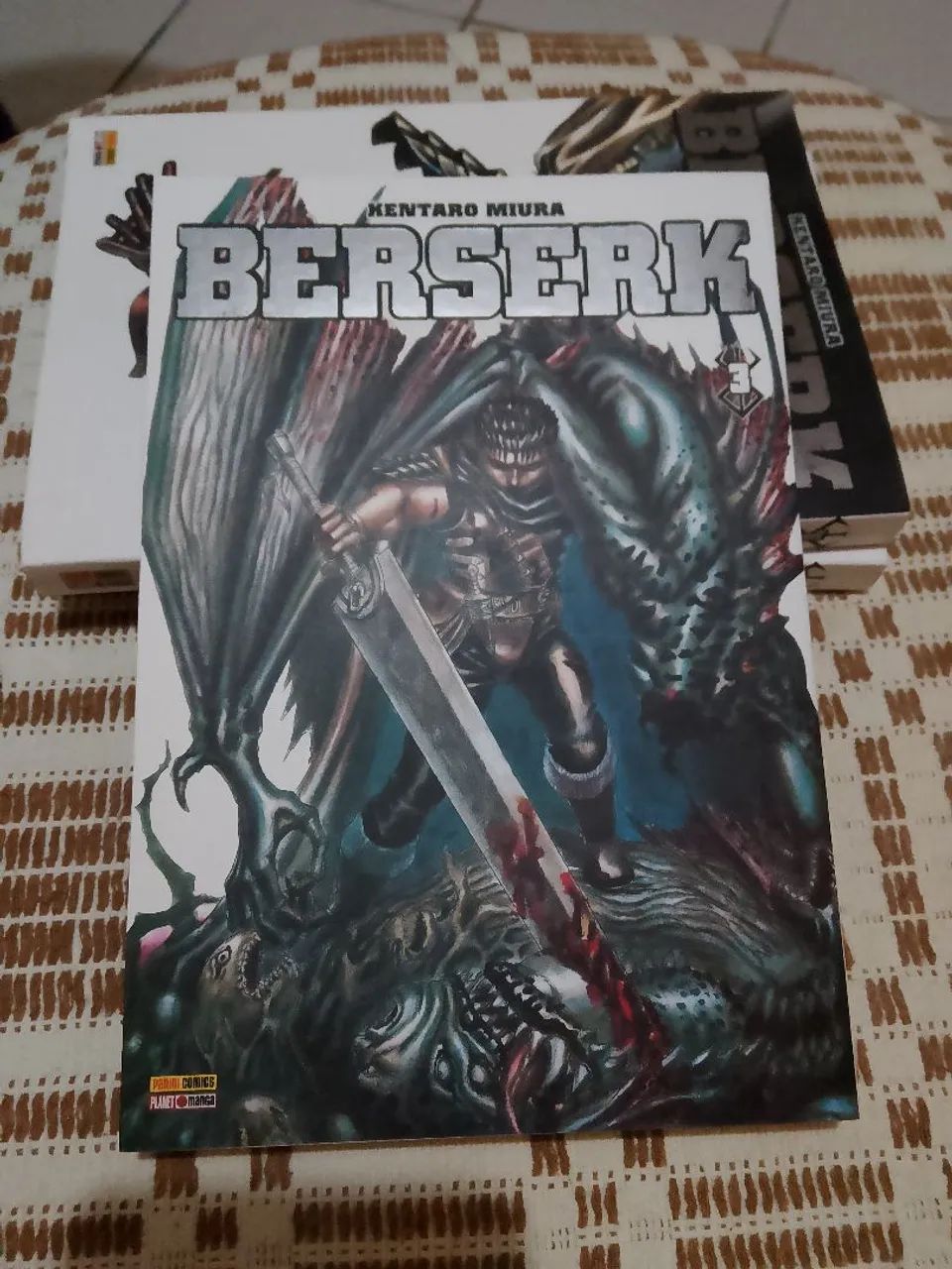 Mangá Berserk - Volume 1 ao 3 - Foto 3