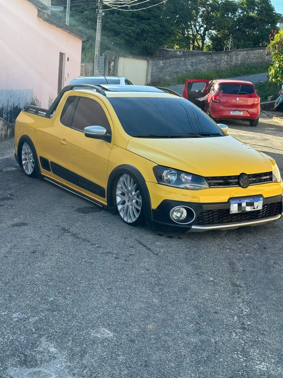 Saveiro Cross com teto solar