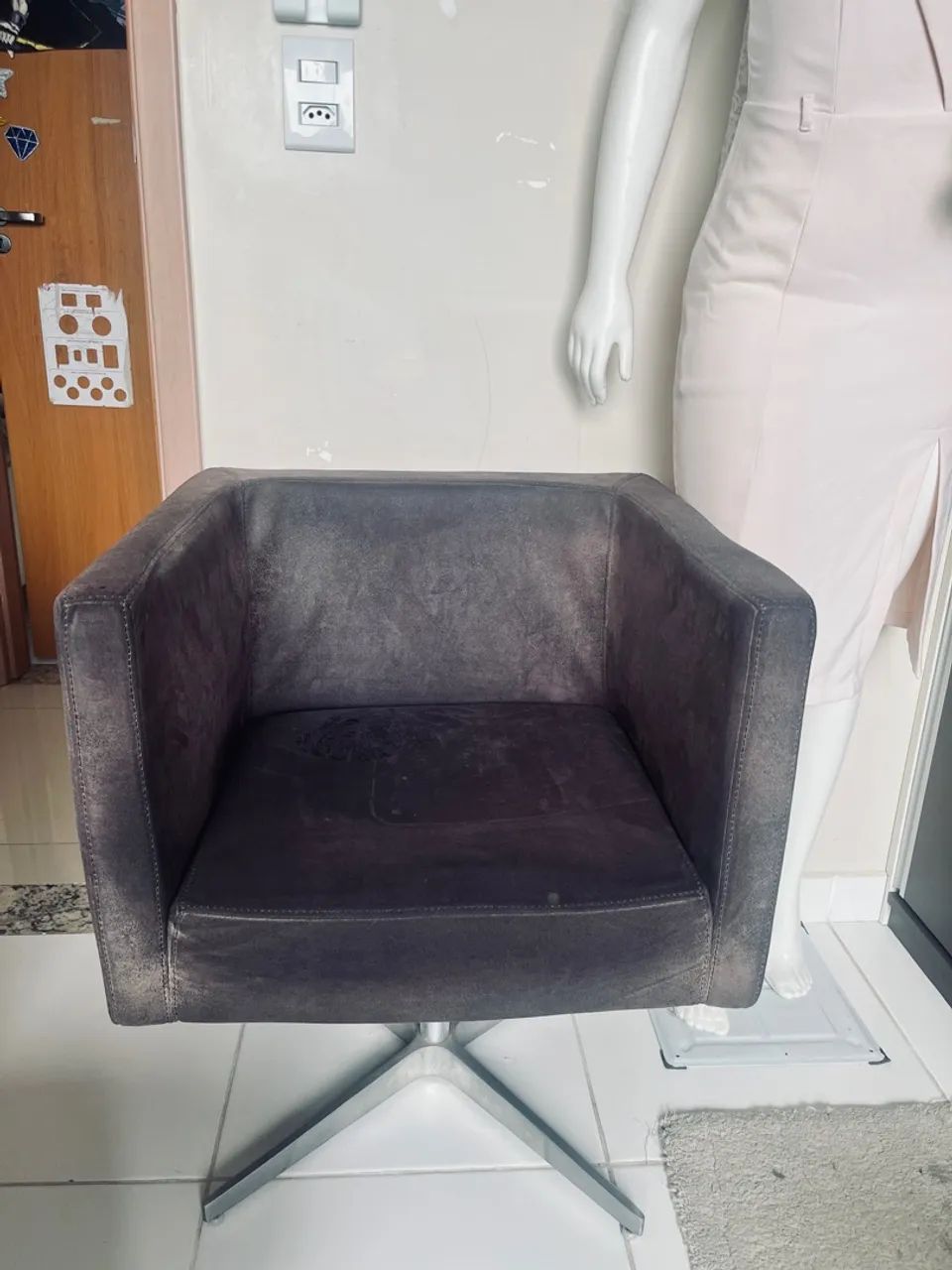 Poltrona Giratória Moderna - Foto 3