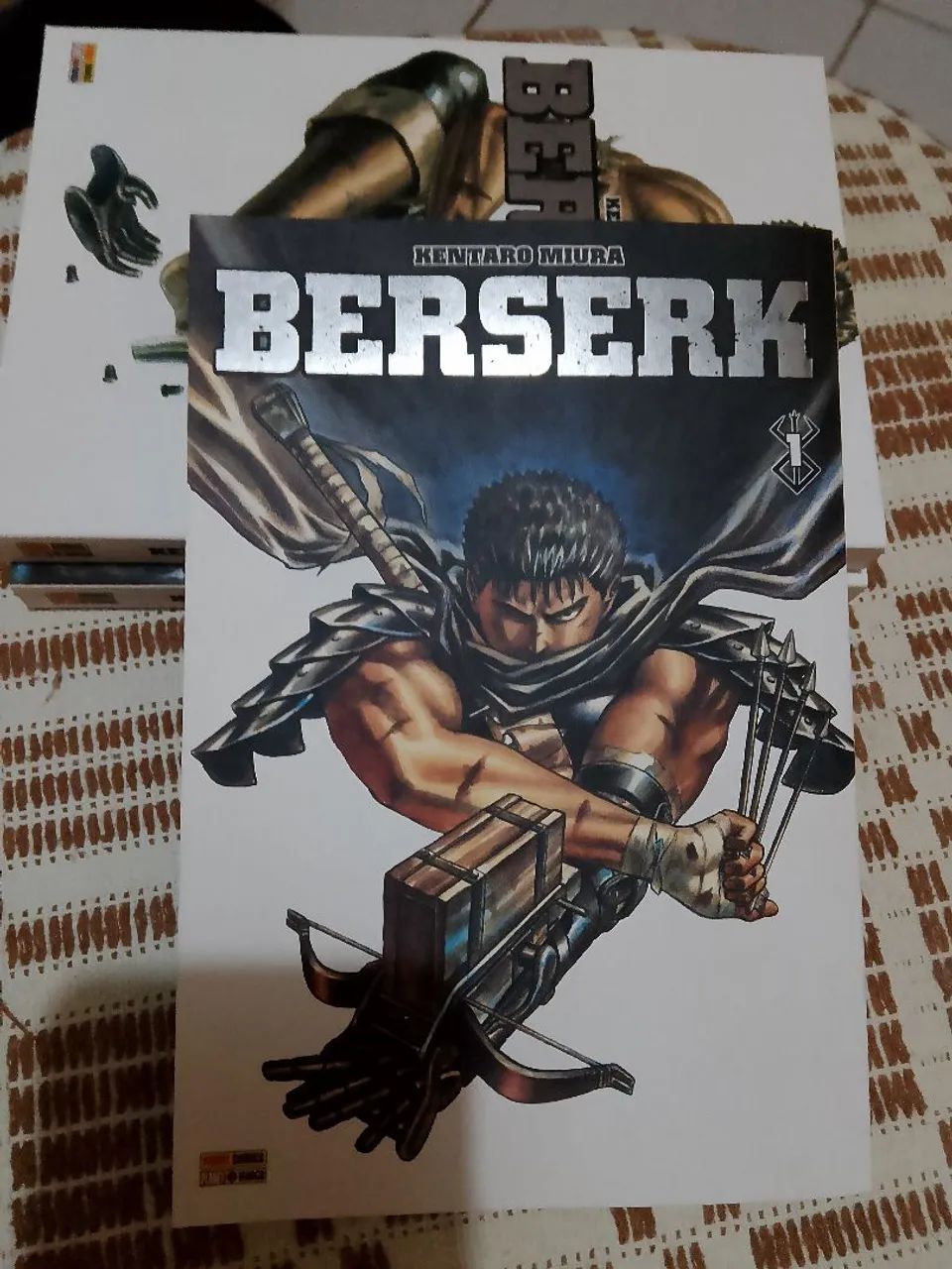 Mangá Berserk - Volume 1 ao 3
