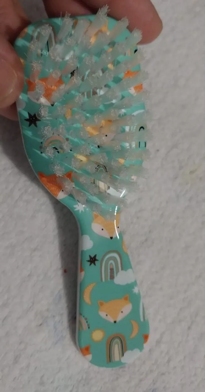 Escova de cabelo infantil com design de raposa