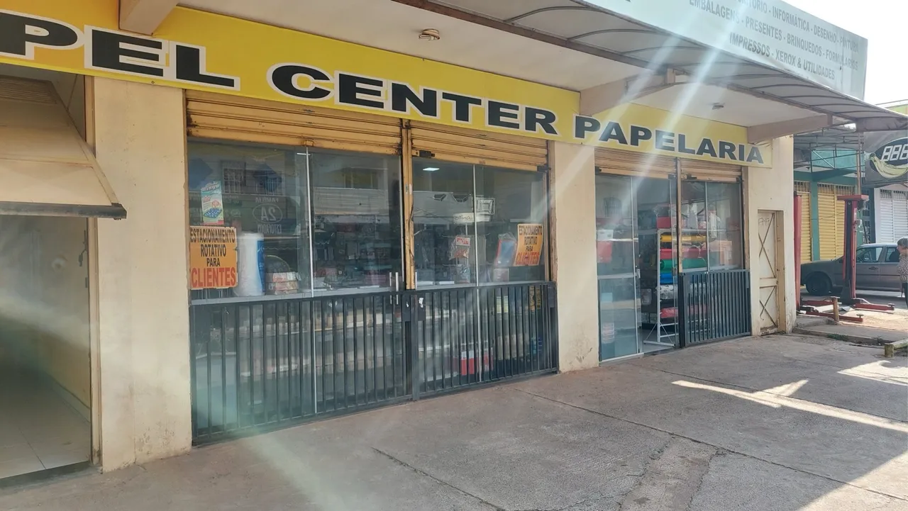 Alugo excelente loja desocupada de 60 mt na rua 10 em Vicente Pires