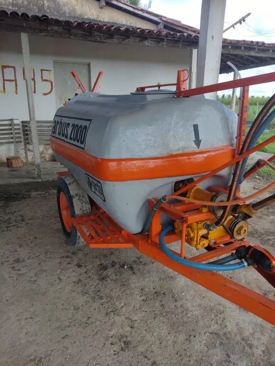 Carreta pulverizadora Arbus 2000