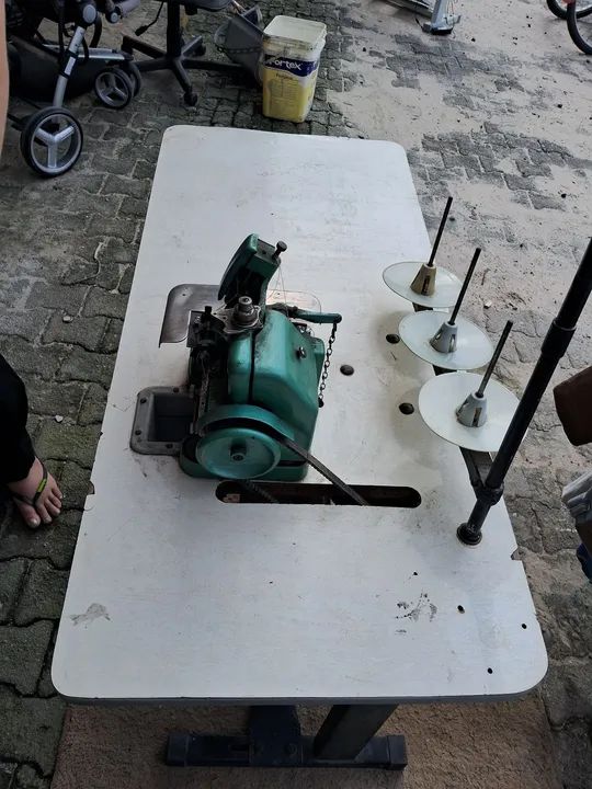Vendo,Máquina de Overlock Industrial - Foto 2