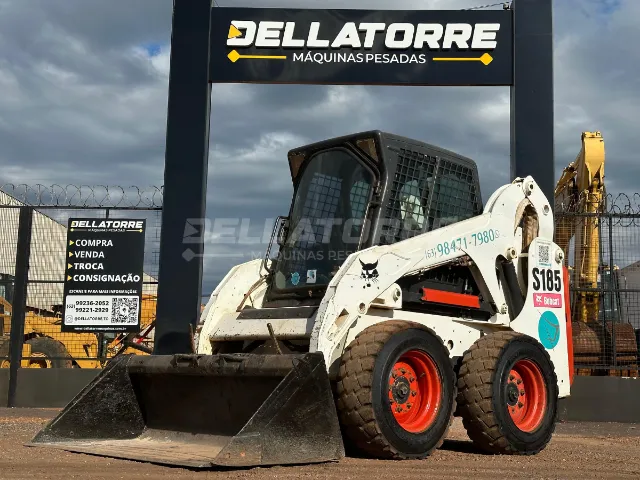 Mini Carregadeira Bobcat S185 - 2013 com Ar-Condicionado