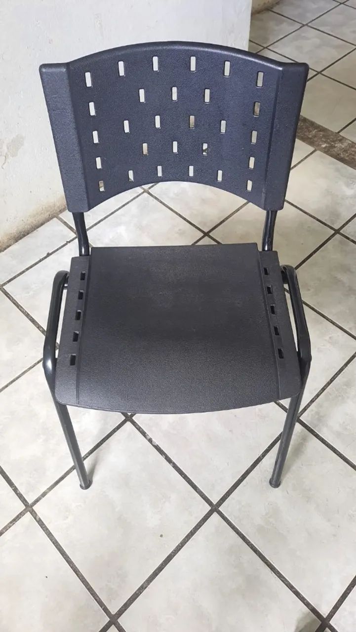 Jogos de mesa com 4 cadeiras , super resistentes, barato - Foto 5