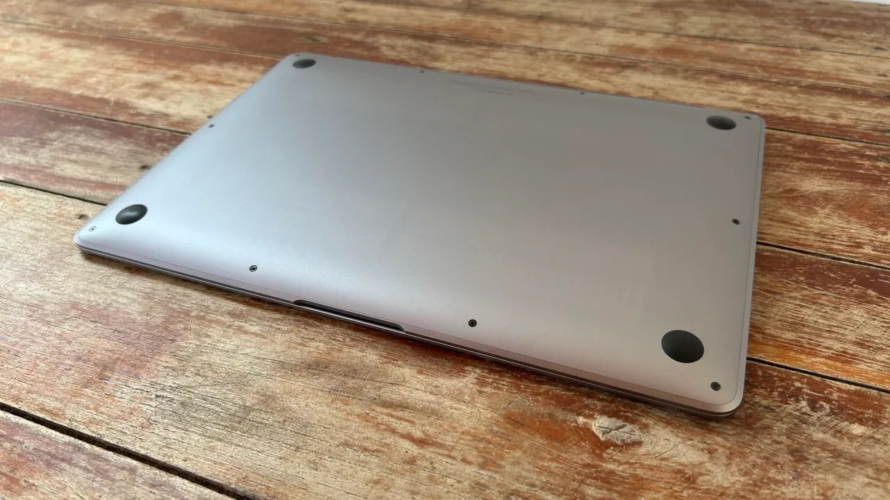 MacBook Air 13 2019 A1932 Core i5 8GB SSD 128 (Tela Trincada