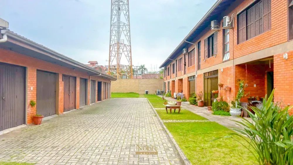 Sobrado para venda com 110m² com 3 quartos na Praia da Cal - Torres - RS