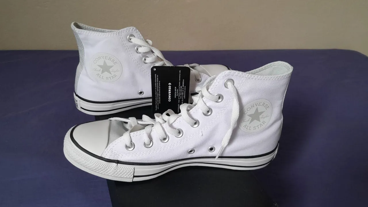 Tênis Seminovo Chuck Taylor All Star (Branco/Azul Luar/Branco)