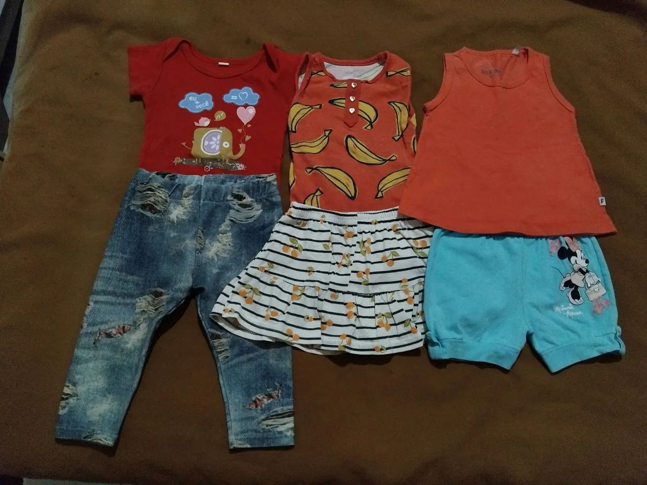 Lote de roupinhas para bebê menina tamanhos 6 a 9 meses 