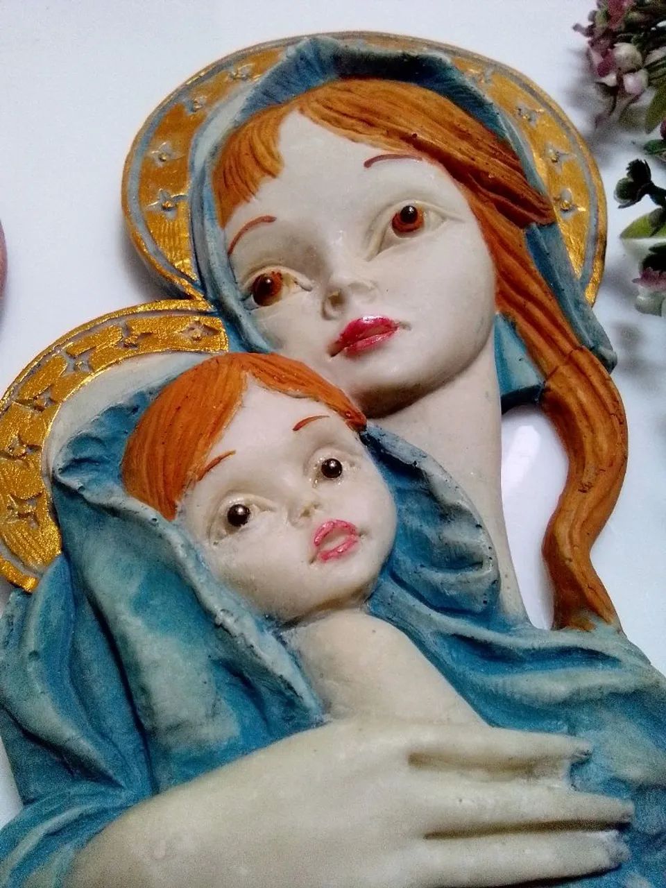 Antigas Esculturas de Parede em Porcelana - Maria e Menino Jesus  - Foto 3