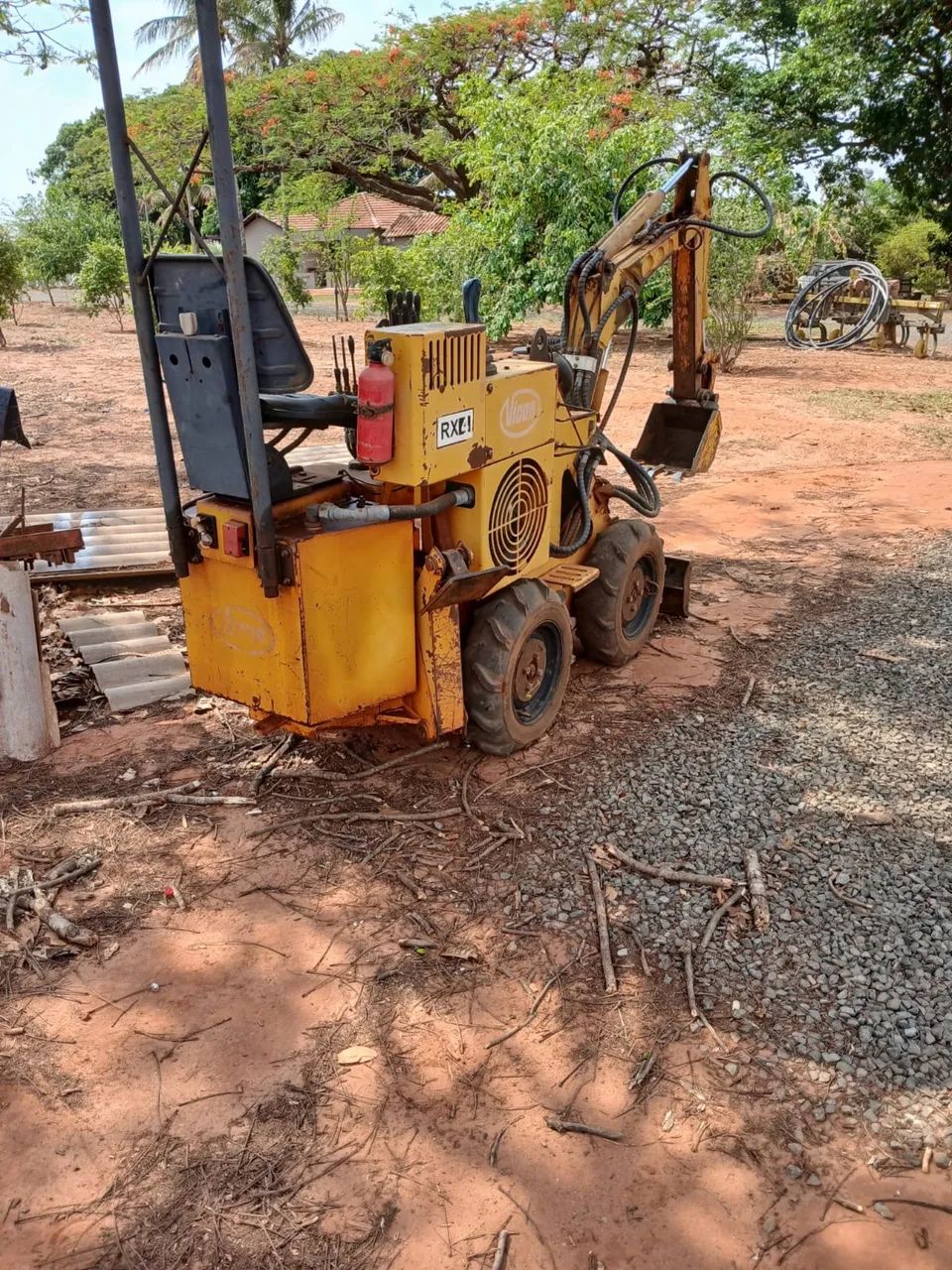 Mini Escavadeira Vicon Diesel 2014