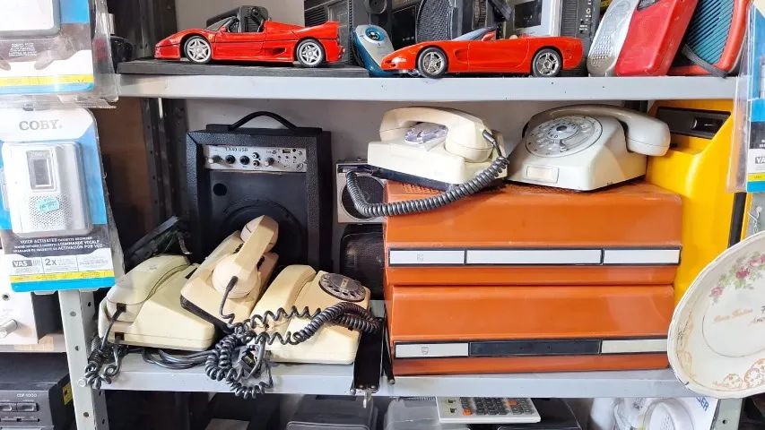 Telefones antigos para decoração bom estado 89,00 cada somos loja - 2108