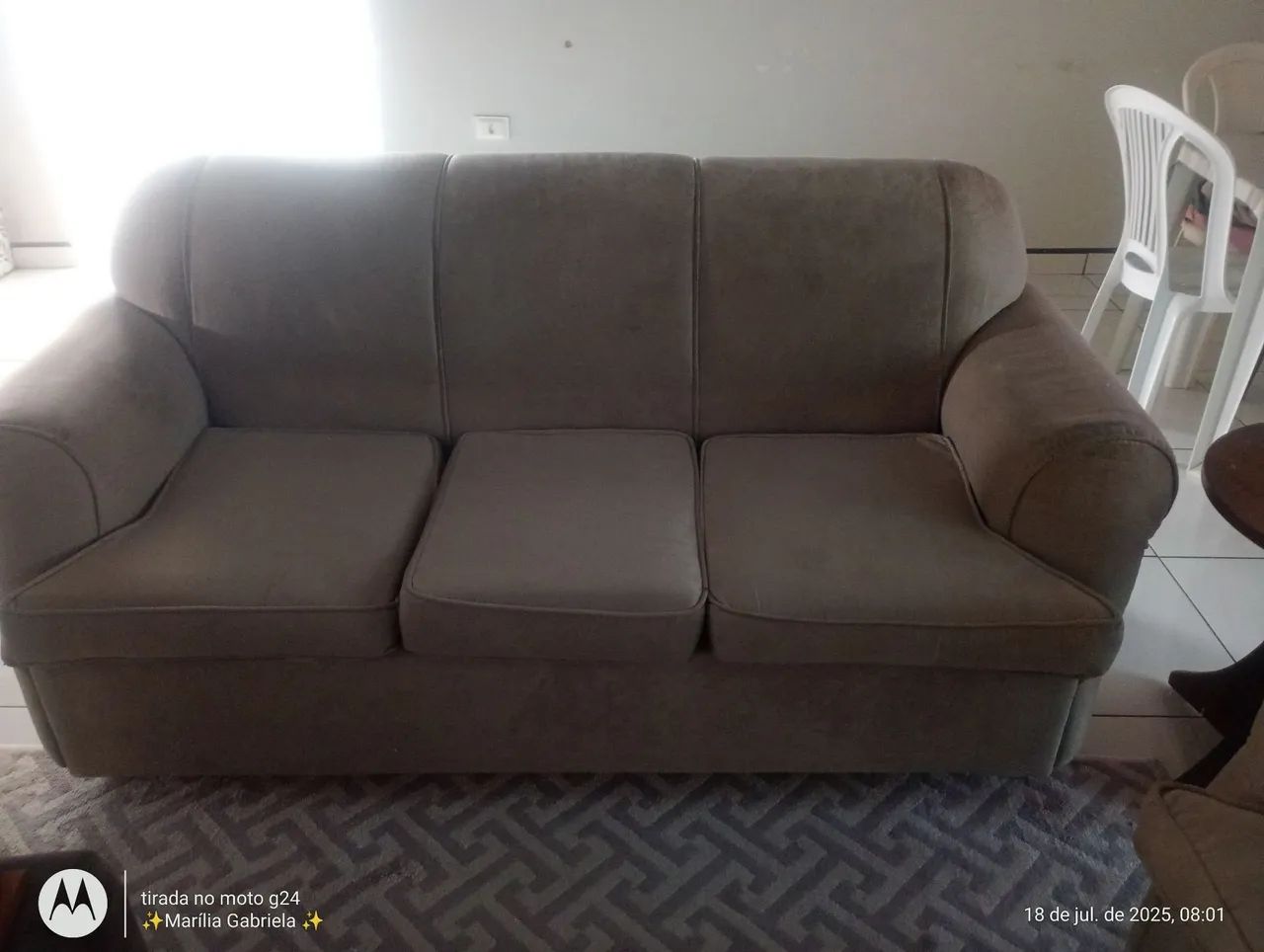 Sofá 3 Lugares Confortável e Elegante