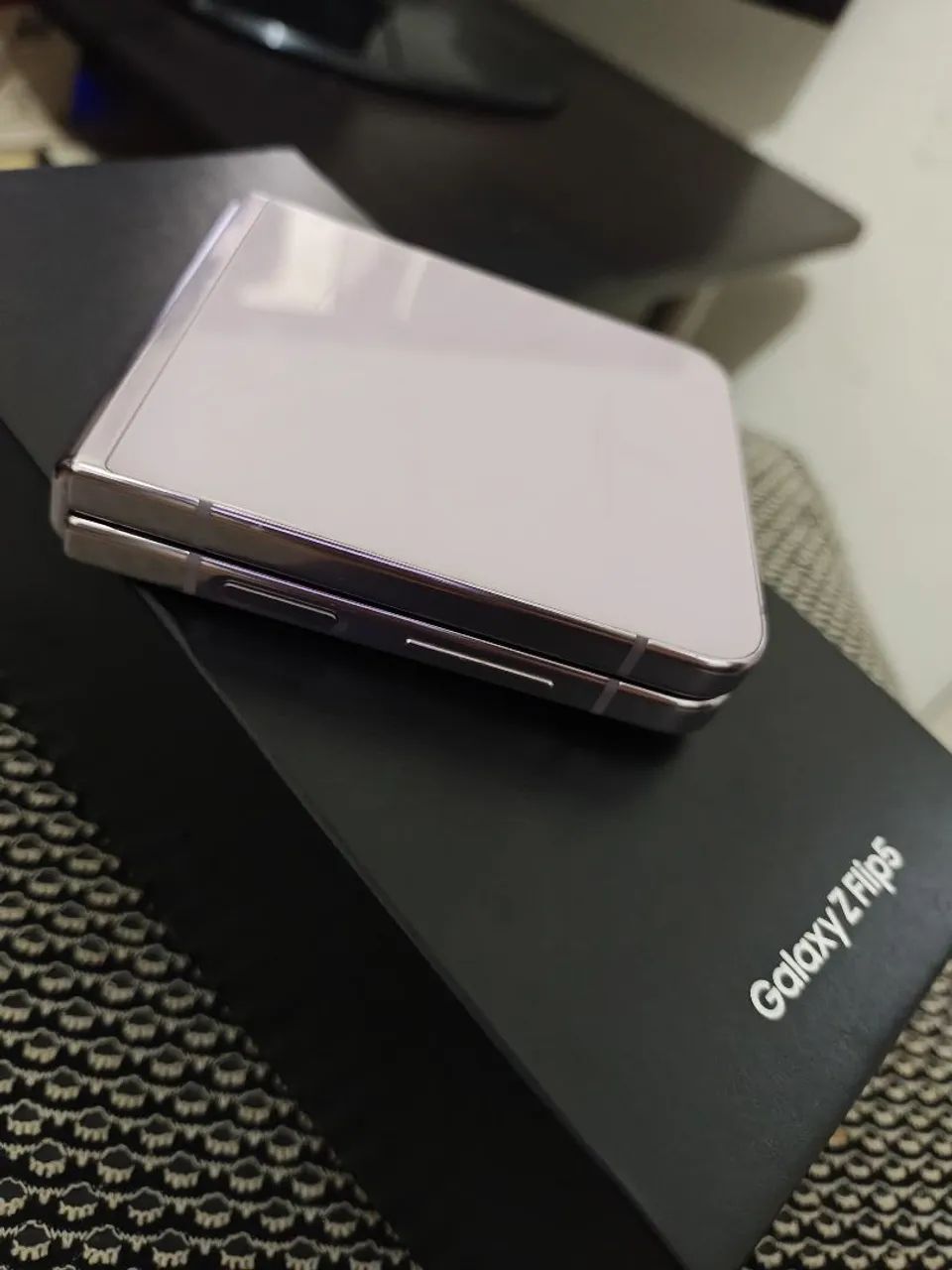 Samsung Galaxy Z Flip5 512GB  - Foto 2