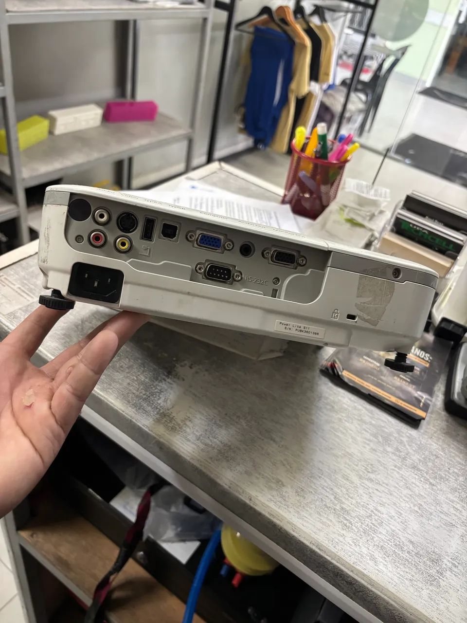 Projetor Epson Powerlite S11 + telão com base 1,65 x 1,70 - Foto 3