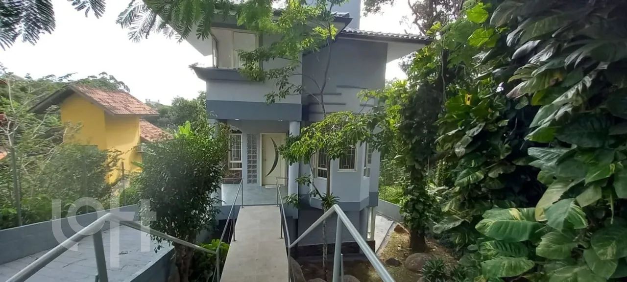 Casa à venda em João Paulo com 373 m², 3 quartos, 1 suíte, 3 vagas