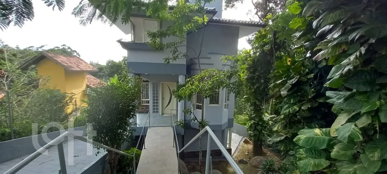 Casa à venda em João Paulo com 373 m², 3 quartos, 1 suíte, 3 vagas