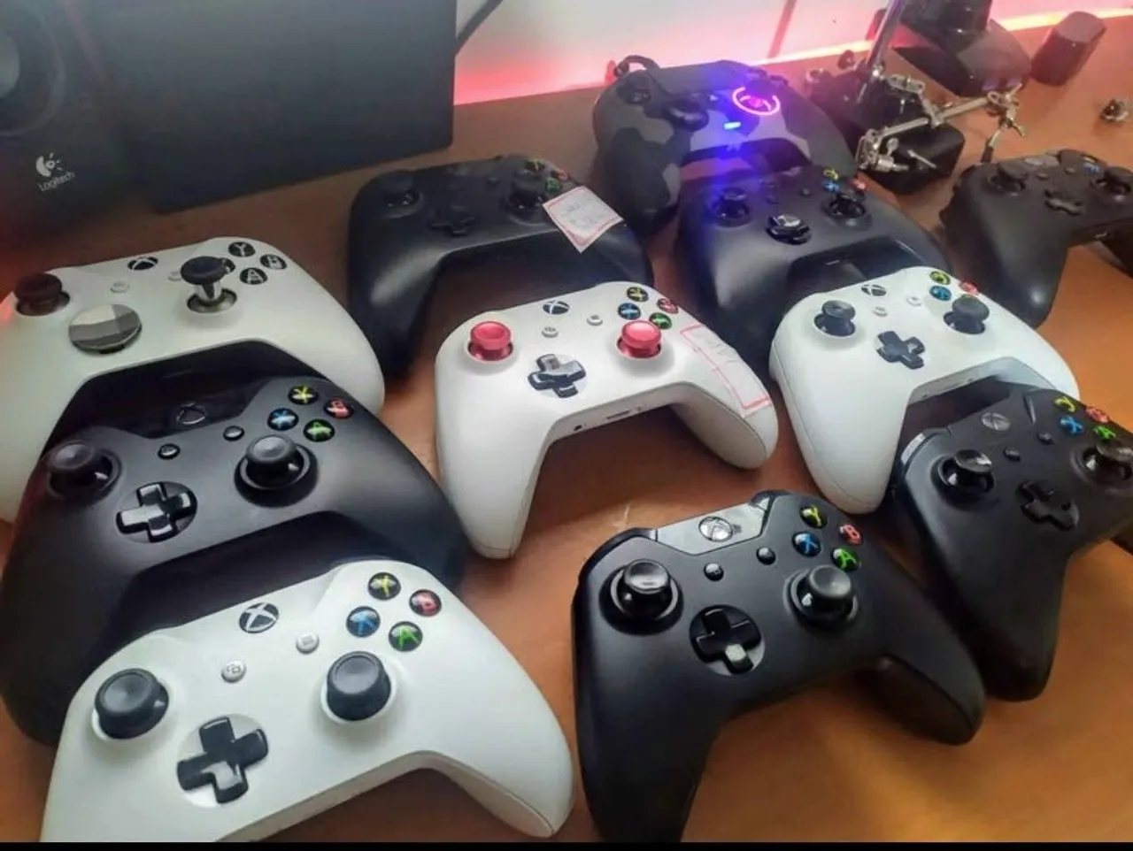 Especialista em Manutenção de Controles de Videogame - Peças Originais!<br>