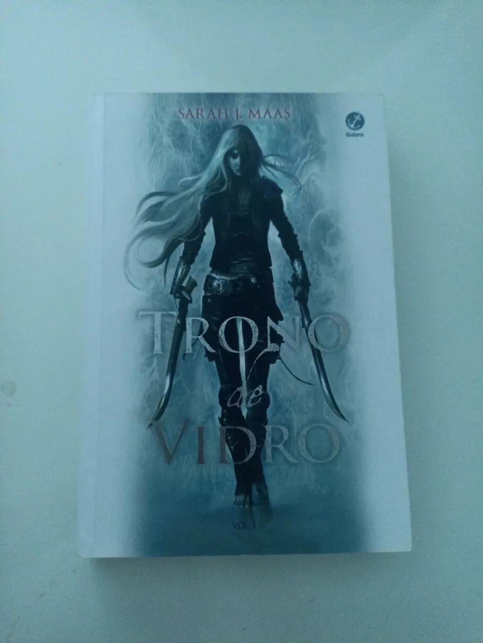 Livro "Trono de Vidro Vol. 1"