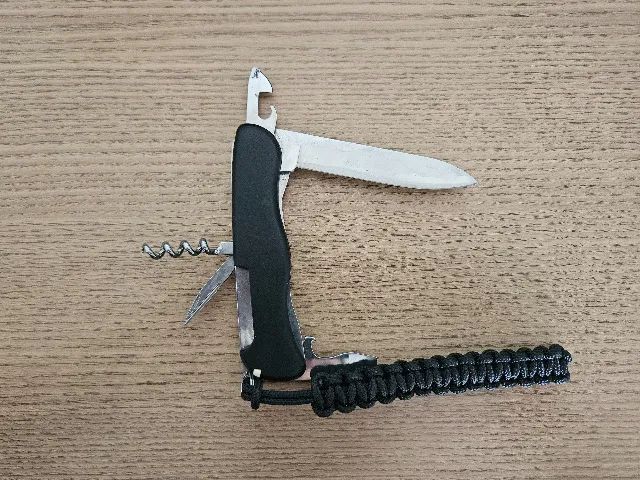 Canivete Victorinox Picknicker (0.8353) + Pingente Victorinox Nylon Paracord (4.1875) - Foto 2