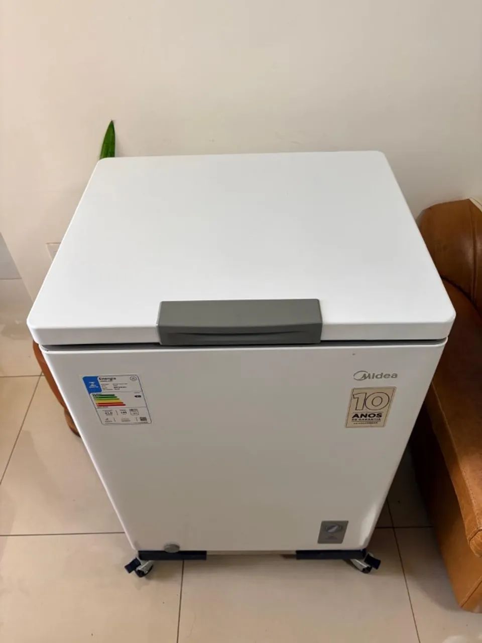 Freezer Horizontal Midea 145L + Suporte com rodas - Geladeiras e