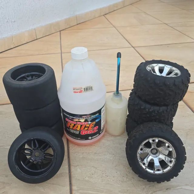 Traxxas Revo 3.3 Nitro - Foto 5