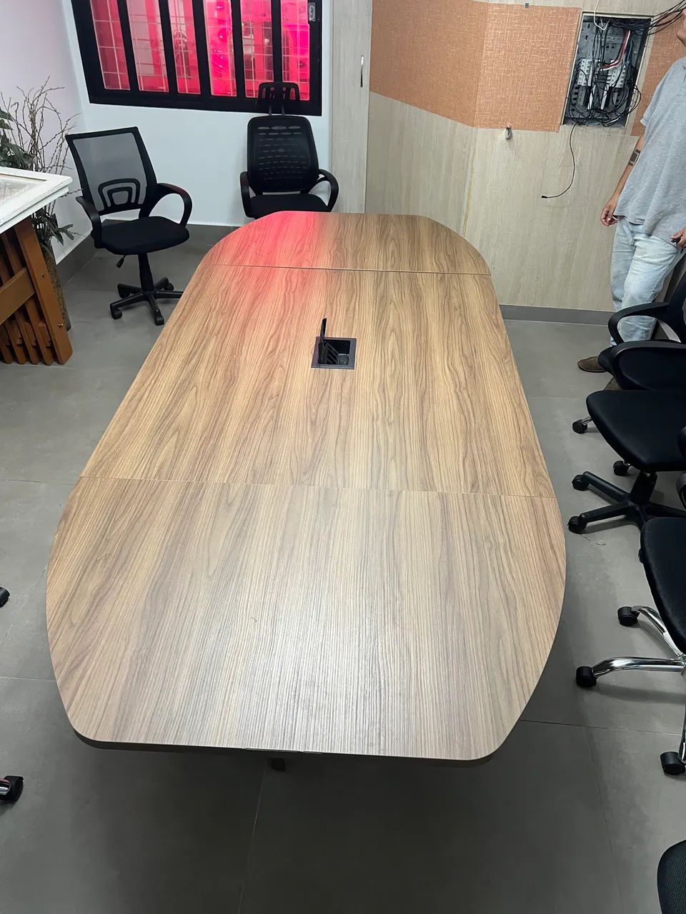 Mesa Semi-oval para negócios