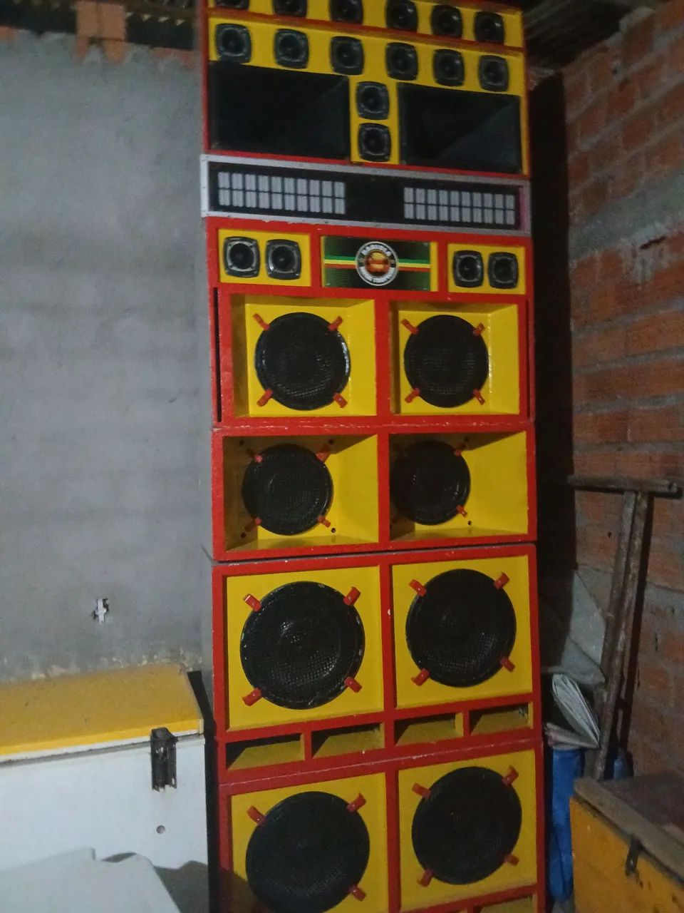 Radiola reggae : caixa de som
