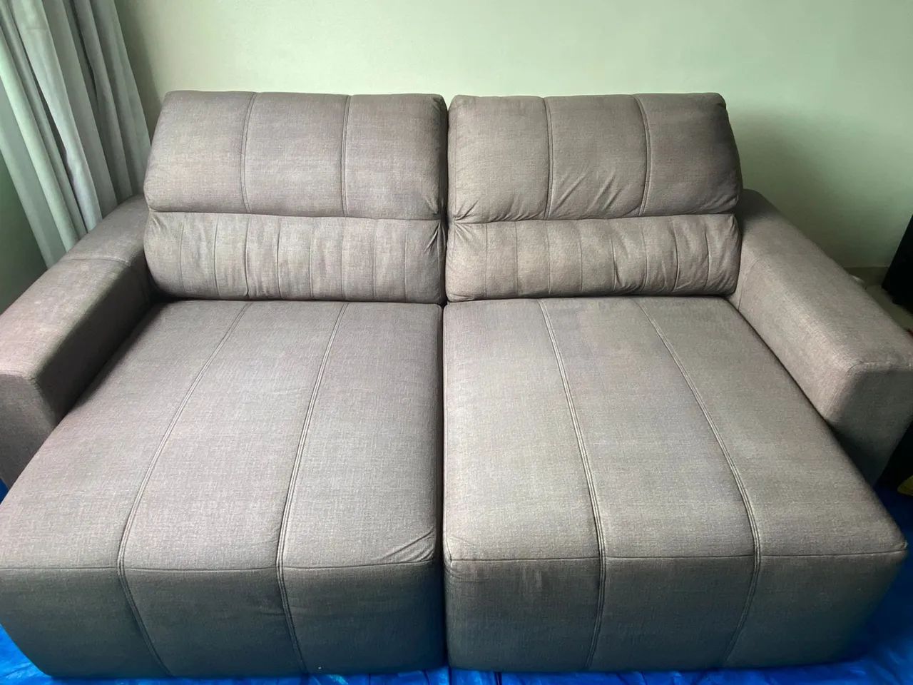 Sofá retrátil cinza - Foto 3