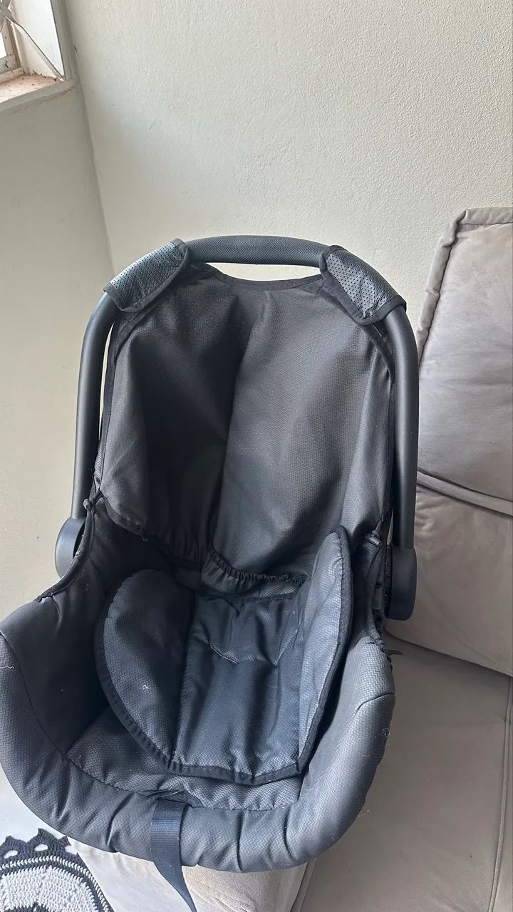 Vendo bebê conforto, chiqueirinho e fraldas  - Foto 3