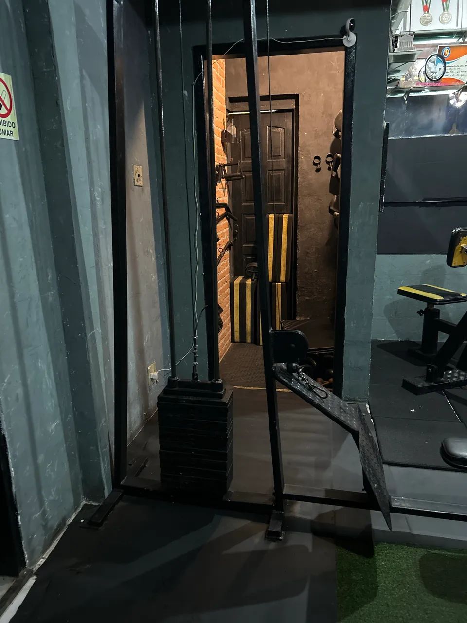 remada baixa com bateria de peso de 100kg  - Foto 3