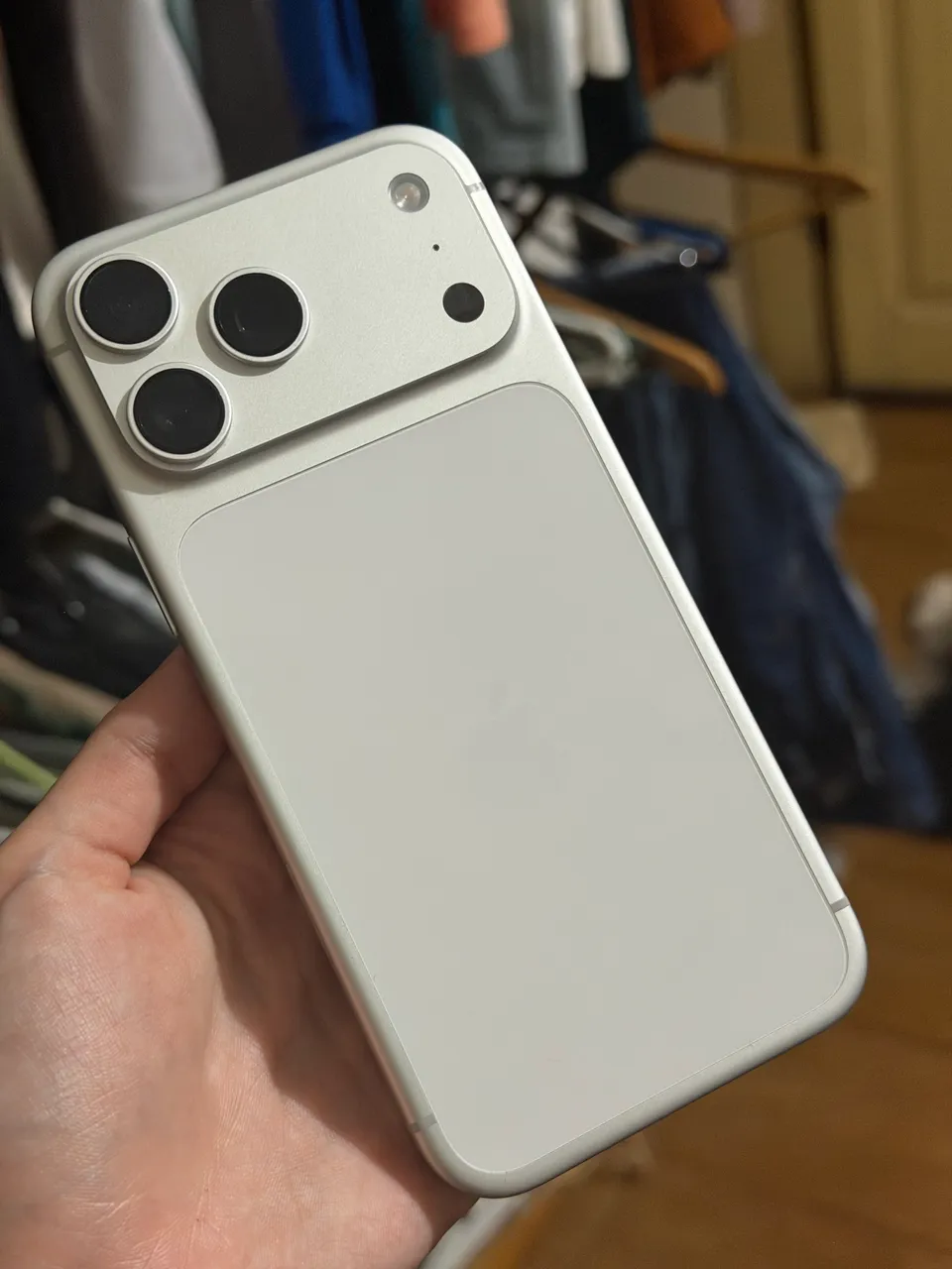 IPHONE 17 PRO MAX SILVER 256GB - Celulares e Smartphones