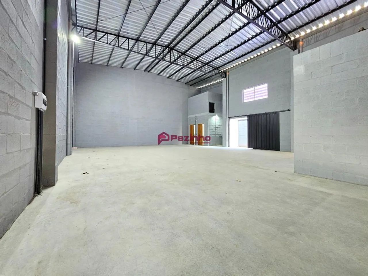 Barracão para alugar em Limeira, Jardim Porto Real, com 200 m² - Foto 4
