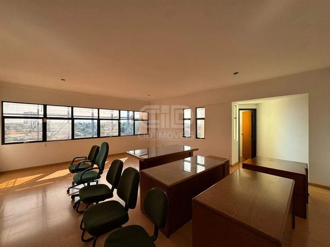 Sala Comercial com 79m² no Ed. Centro Empresarial de Várzea Grande - Foto 2