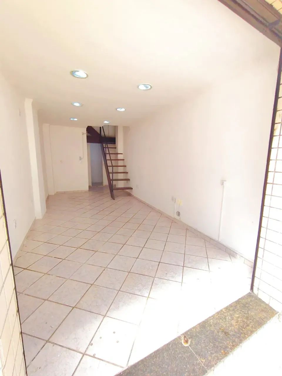 LOJA + SOBRELOJA PARA ALUGAR | 60m² | Pontal de Camburi - Vitória - ES - Foto 2