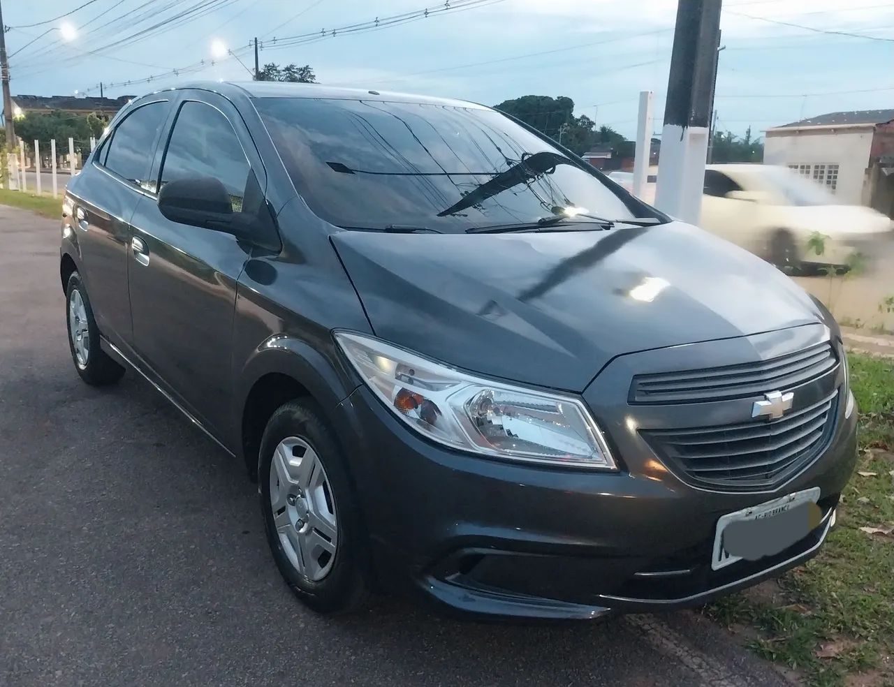Chevrolet Onix Hatch LS 1.0 8V Flex Power Mec. 4P 2016 - Foto 5