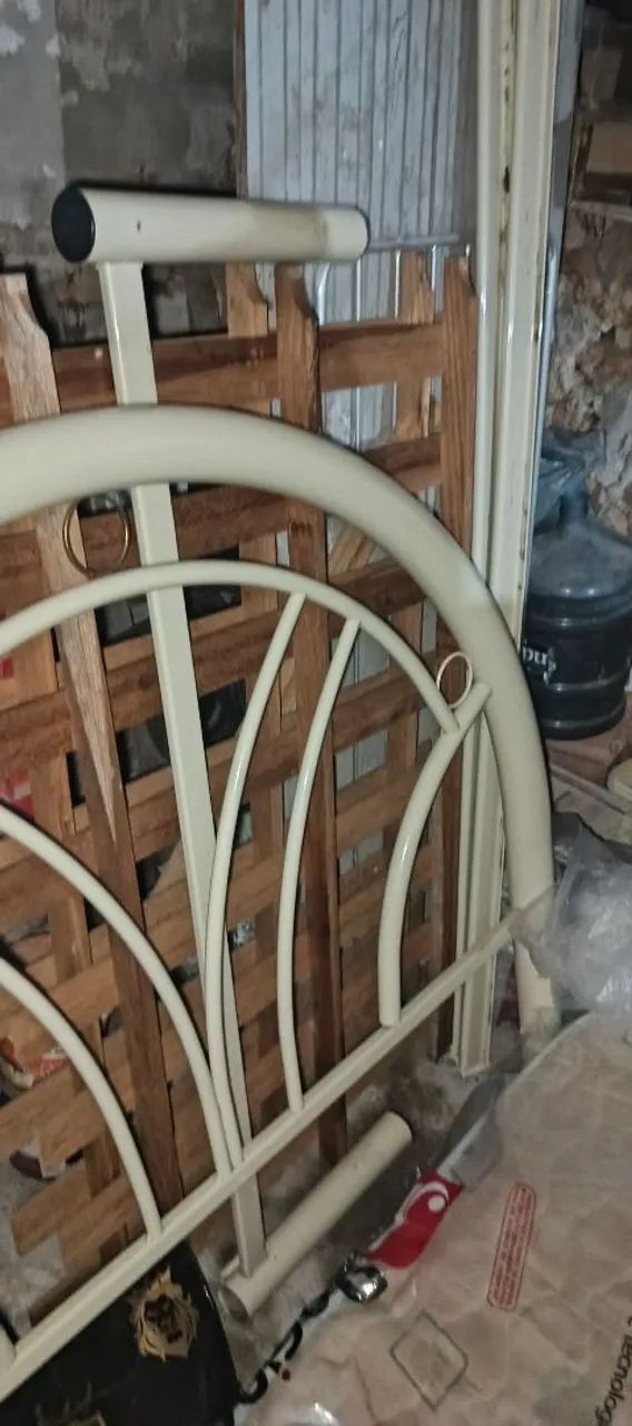 Cama de casal com base de Ferro - Foto 2