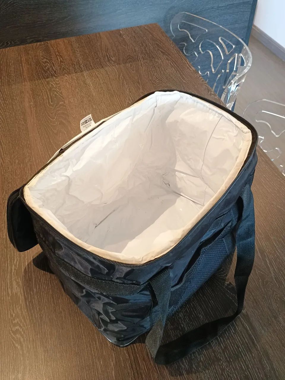 Bolsa térmica preta | 34x20x27 cm | prática e versátil - Foto 4