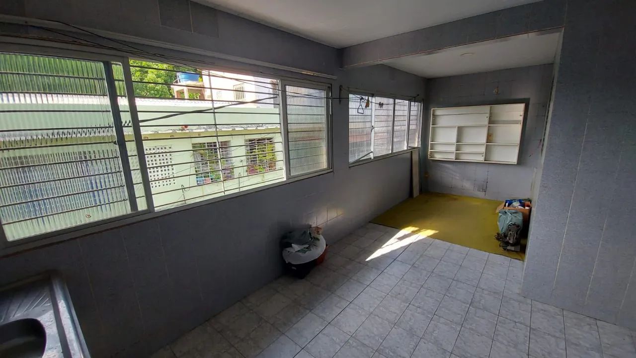 Excelente casa 3 pavimentos na Macaxeira 